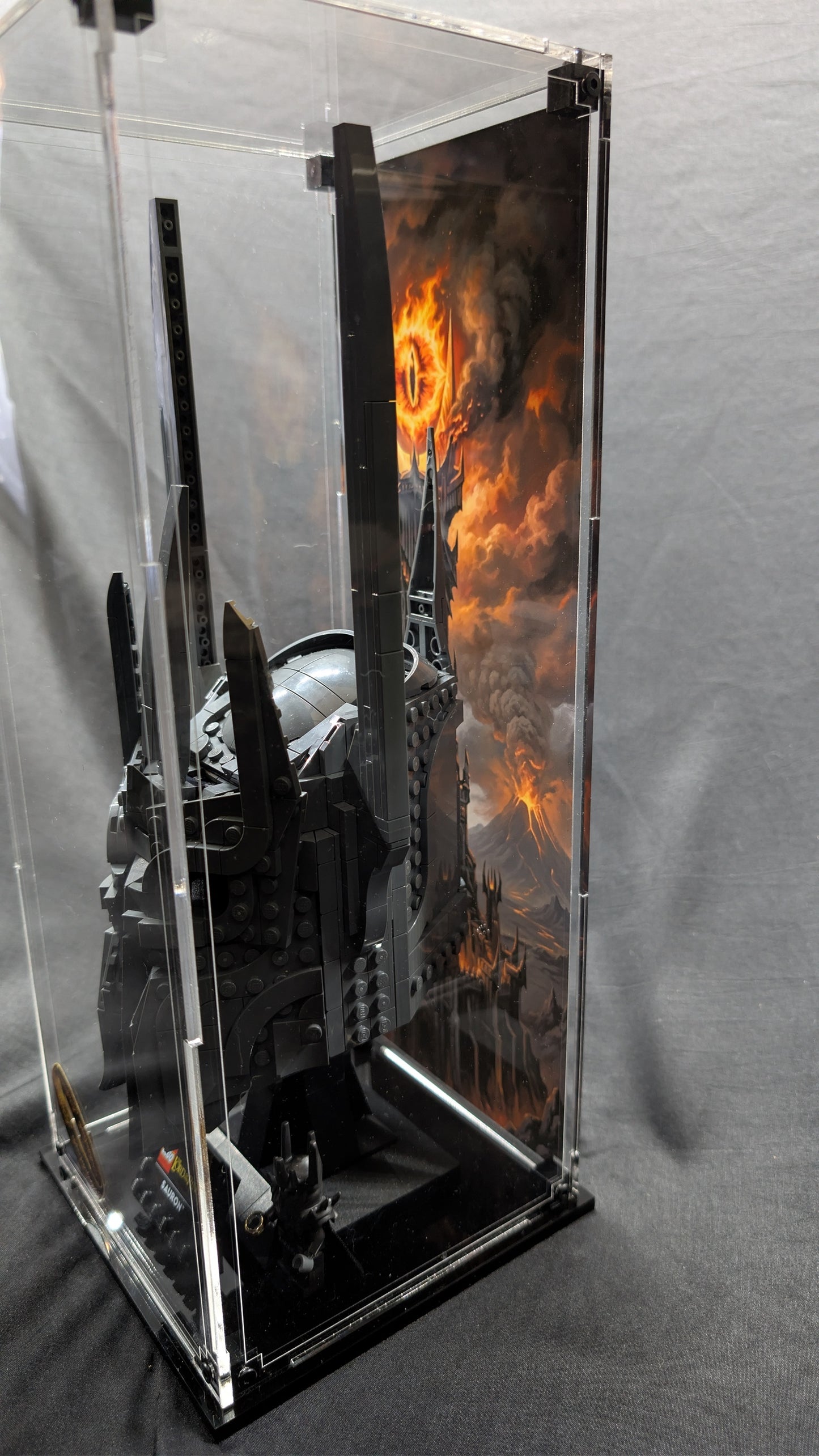 Sauron's Helmet Display Case