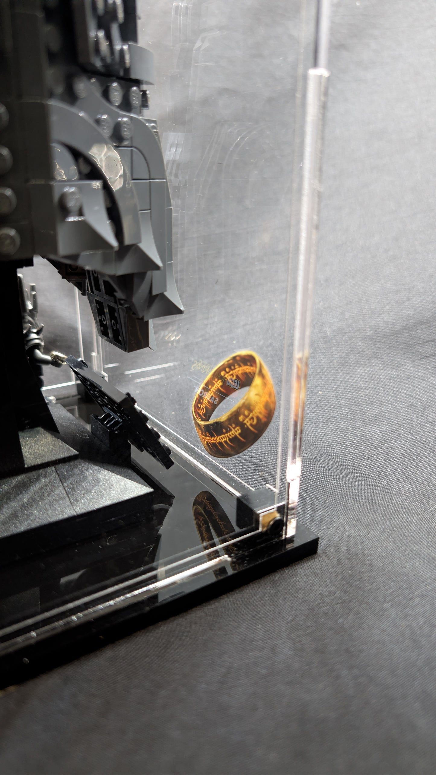 Sauron's Helmet Display Case